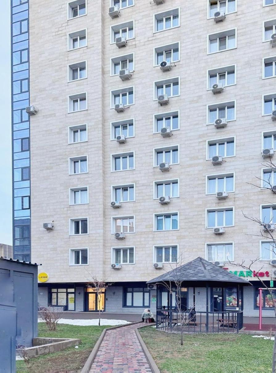 Modern Apartment In Golden Square Alma-Ata Exteriör bild